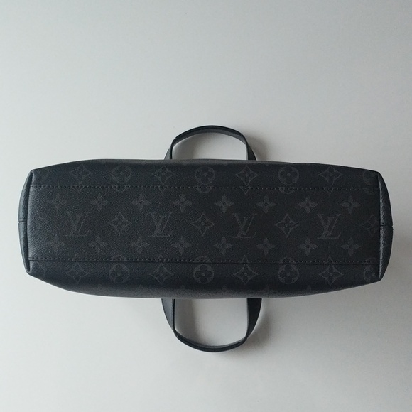 Louis Vuitton Explorer Tote - Picture 3 of 8